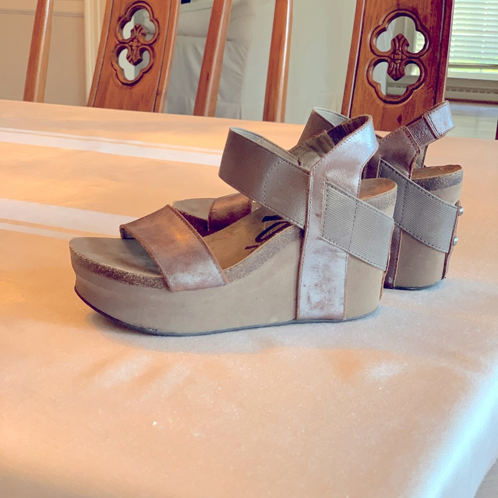 OTBT wedge sandals